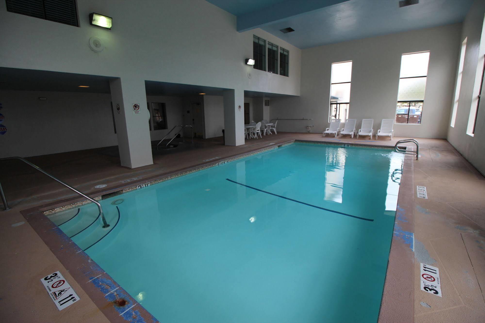 Inn Of Ломпок Екстериор снимка